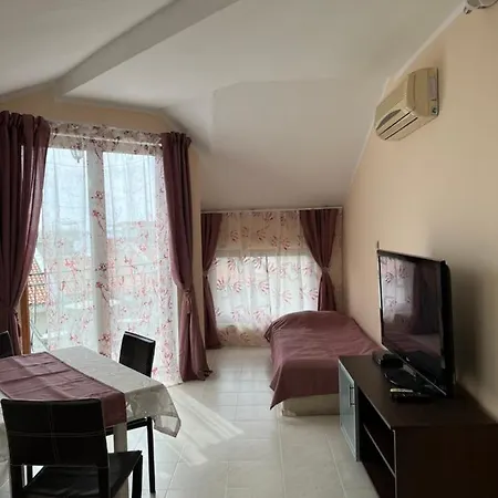 Apartment Triumph, Saint Vlas